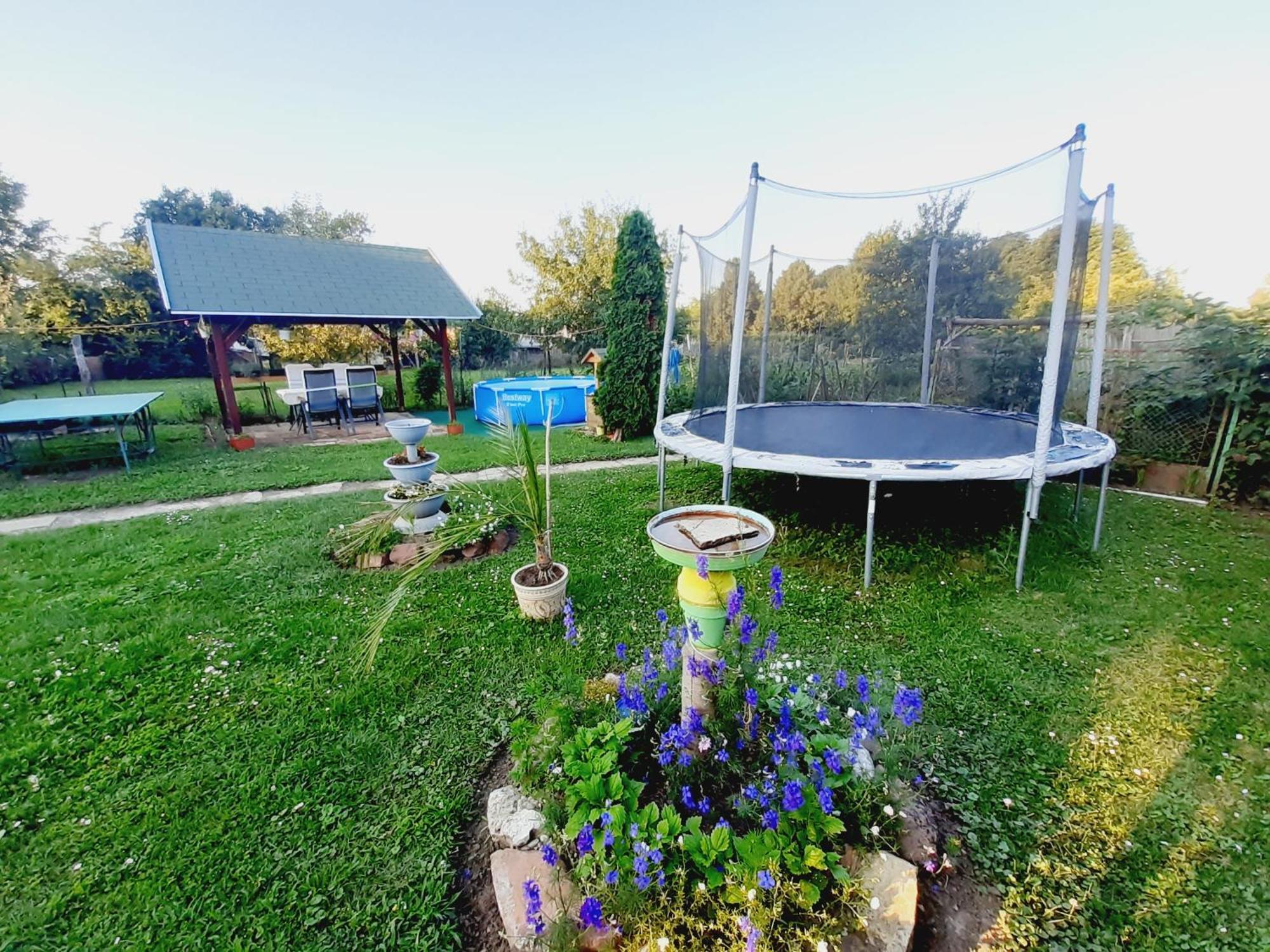 Livi Apartman Merevfalu Kerti Medencevel Fonyód Exterior foto