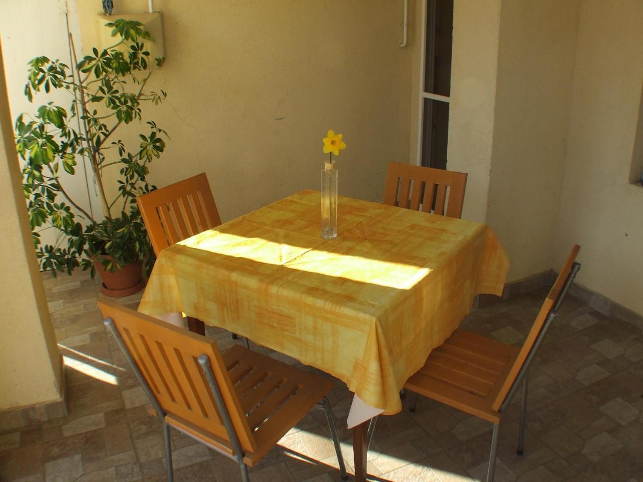 Livi Apartman Merevfalu Kerti Medencevel Fonyód Exterior foto
